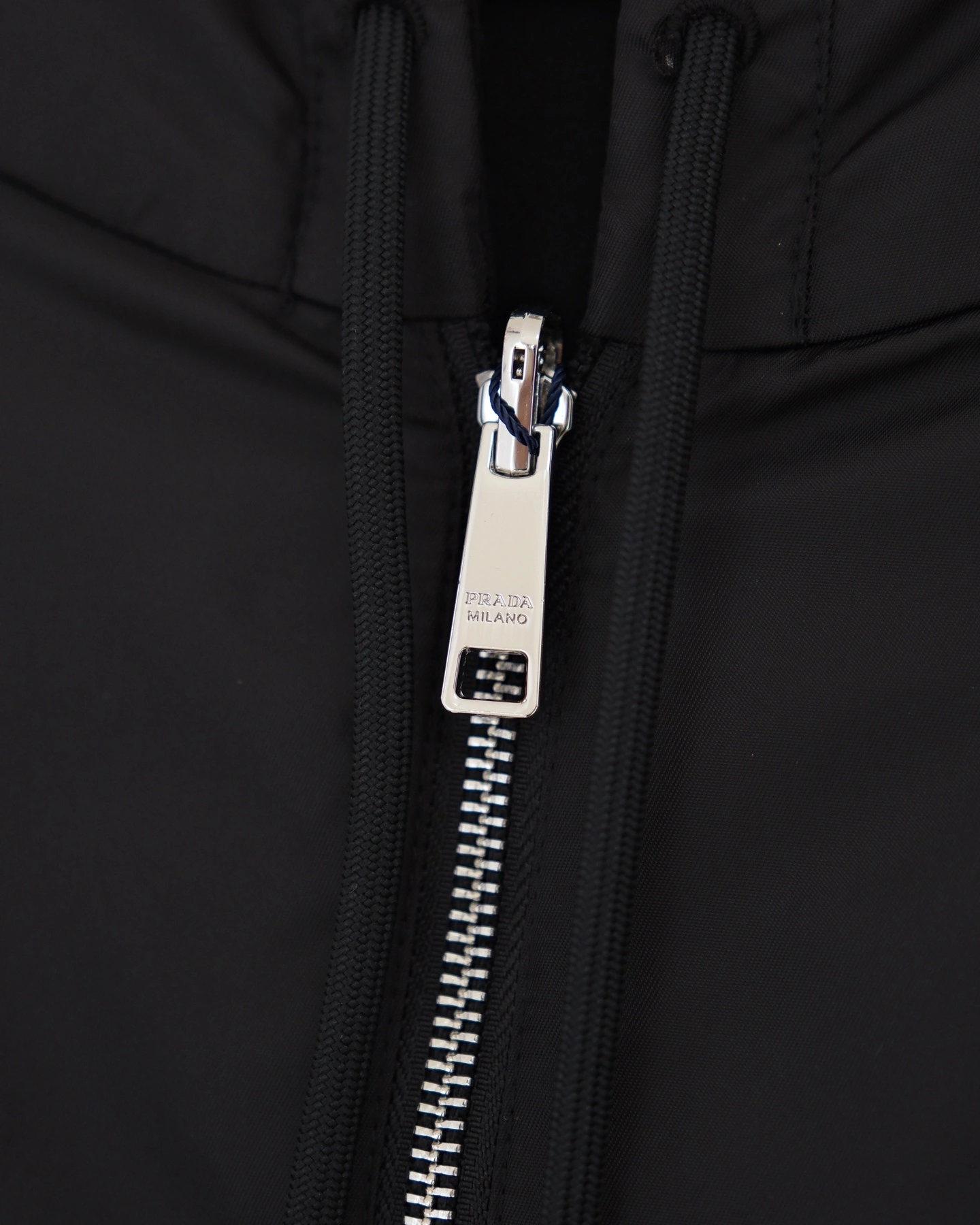 wg.luxury -- Pr141 reversible nylon item: E-F110J1434